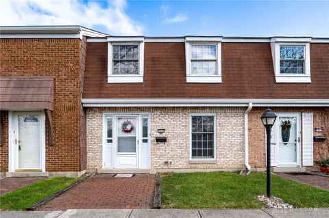 1320 Rona Village Blvd, Fairborn, OH 45324