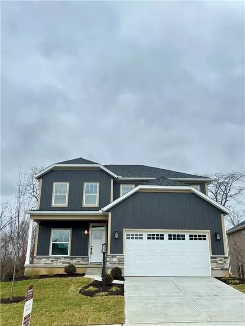 2942 Riverstone Dr, Xenia, OH 45385