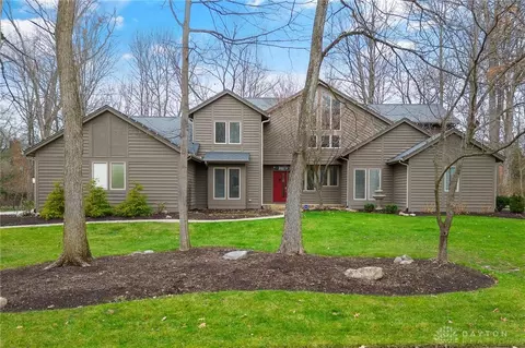 9241 Olde Woods Ct, Dayton, OH 45458