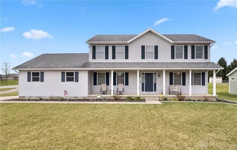 1900 Harris Ln, Xenia, OH 45385