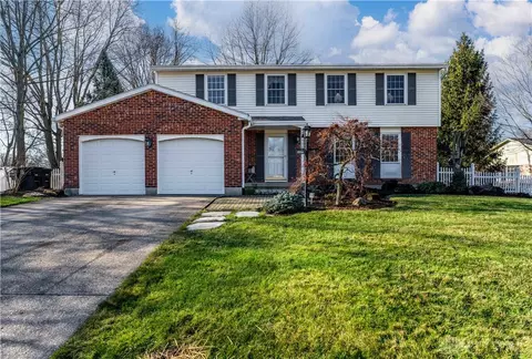 9805 Pawnee Pass, Centerville, OH 45458