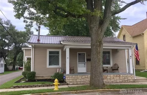 8 S Church St, Jamestown, OH 45335