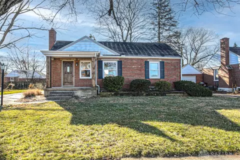 316 Schuyler Dr, Kettering, OH 45429