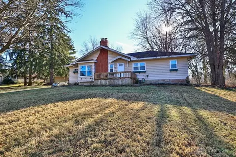 2671 W Possum Rd, Springfield, OH 45506