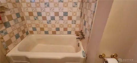 1437 S Limestone, Springfield, OH 45506 photo 8