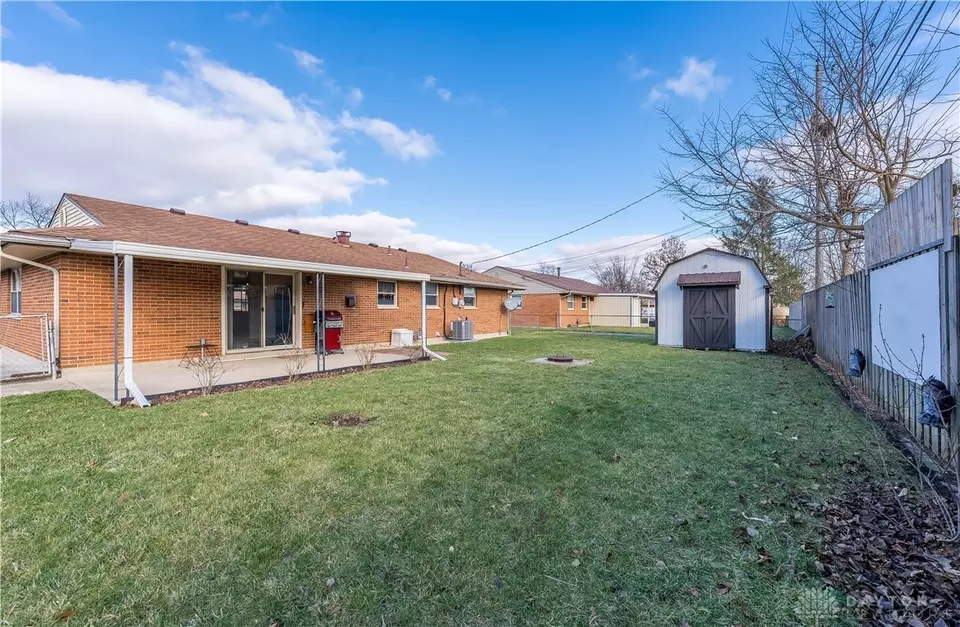  114 Silverstone Dr, Englewood, OH 45322 photo 9
