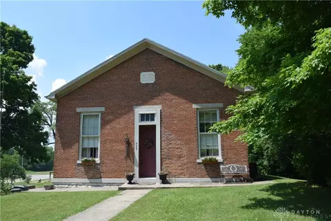889 Alpha Rd, Beavercreek, OH 45434