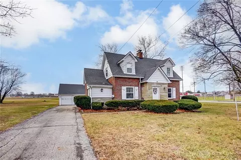 984 W Main St, New Lebanon, OH 45345
