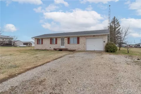 4587 Vermont Dr, Sidney, OH 45365 photo 2