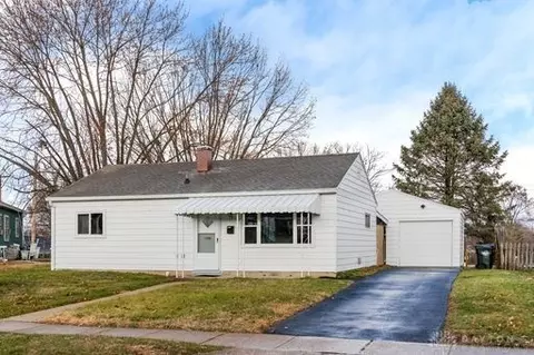 13 Westport Dr, Fairborn, OH 45324
