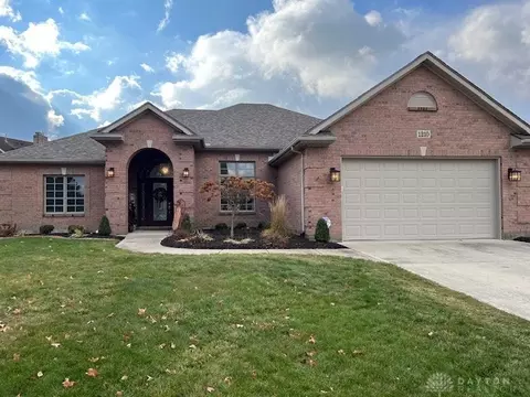 1210 Hazeldean Ct, Troy, OH 45373