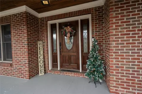 6191 Sheed Rd, Cincinnati, OH 45247 photo 4