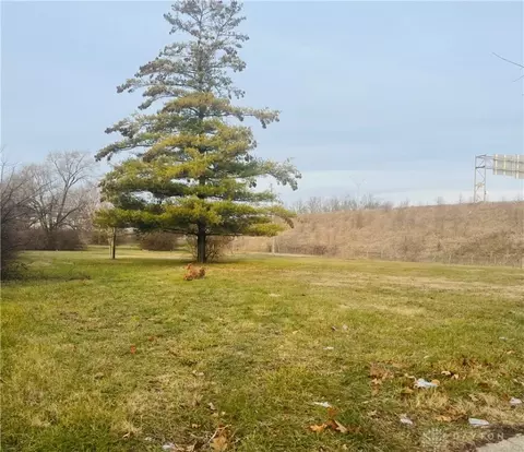 559 S Broadway St, Dayton, OH 45417