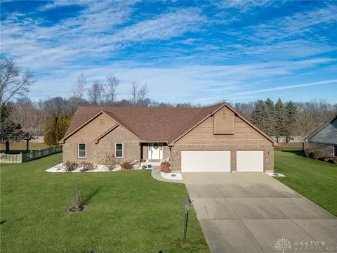3074 Patsie Dr, Dayton, OH 45434