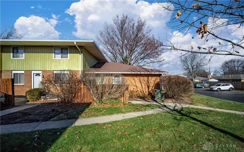1644 Mars Hill Dr, West Carrollton, OH 45449