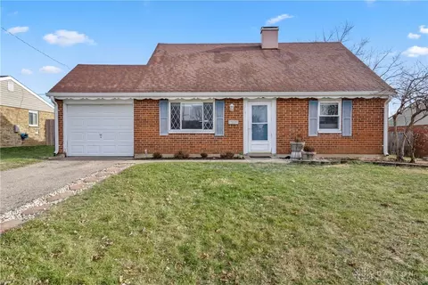 317 Kansas Dr, Xenia, OH 45385