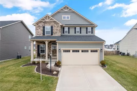 5112 Red Buckeye Dr, Tipp City, OH 45371