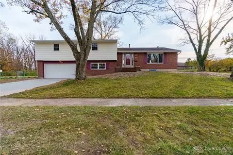 4710 Seville Dr, Englewood, OH 45322