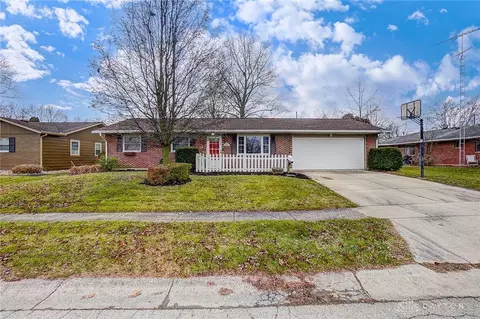 1105 Edgebrook Dr, New Carlisle, OH 45344