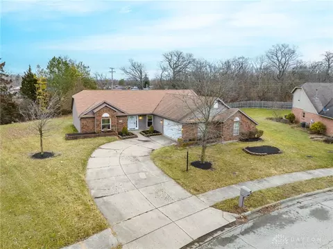 745 Broad Oak Dr, Dayton, OH 45426