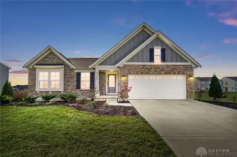 9133 Lakeside St, Tipp City, OH 45371