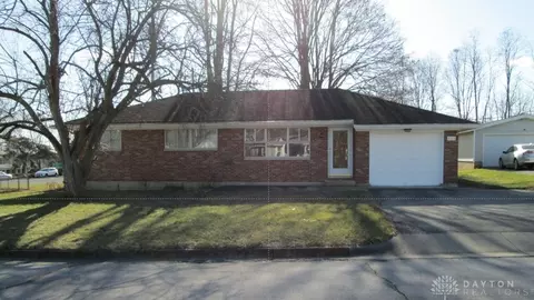 103 Mattis Dr, Lewisburg, OH 45338