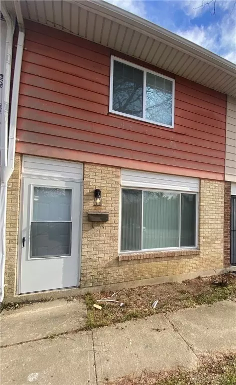 1912 Larkswood Dr, Dayton, OH 45417