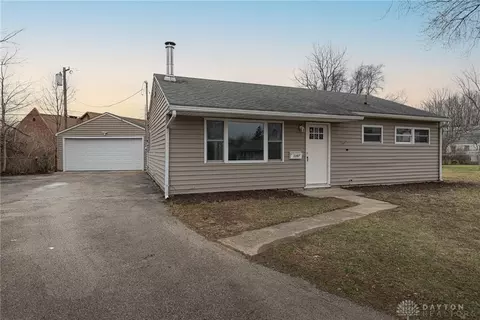 2207 Whitney Pl, Kettering, OH 45420