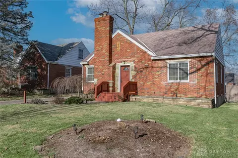 447 Wonderly Ave, Oakwood, OH 45419