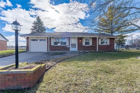 1521 Amesbury Ct, Piqua, OH 45356