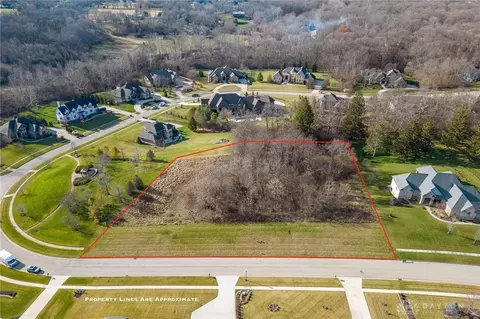 2035 Amys Ridge East Ct, Beavercreek, OH 45434