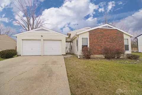 690 Woodthrush Dr, Cincinnati, OH 45244