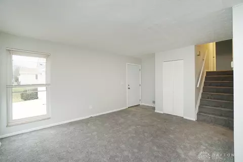 690 Woodthrush Dr, Cincinnati, OH 45244 photo 2
