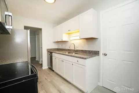 690 Woodthrush Dr, Cincinnati, OH 45244 photo 8