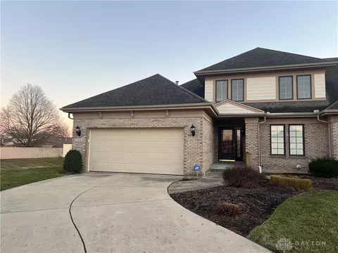 7074 Salem Crossing Pl, Englewood, OH 45322
