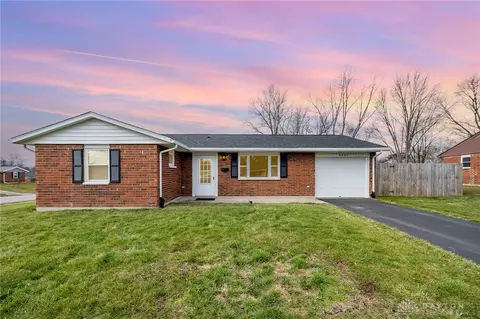 1301 Sheridan Ct, Troy, OH 45373