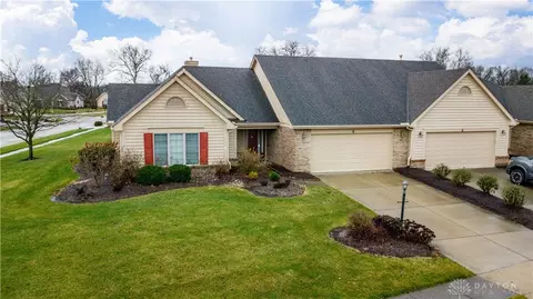 8 Aberfield Ln, Miamisburg, OH 45342