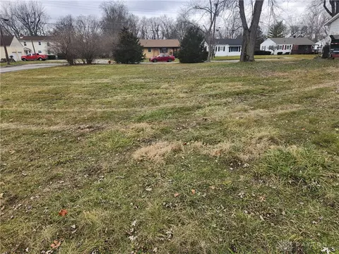 54 Kemp Ave, Germantown, OH 45327