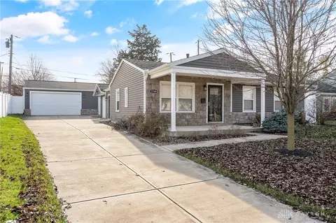 1769 Drake Dr, Xenia, OH 45385