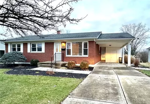 202 Cambridge Dr, Hamilton, OH 45013