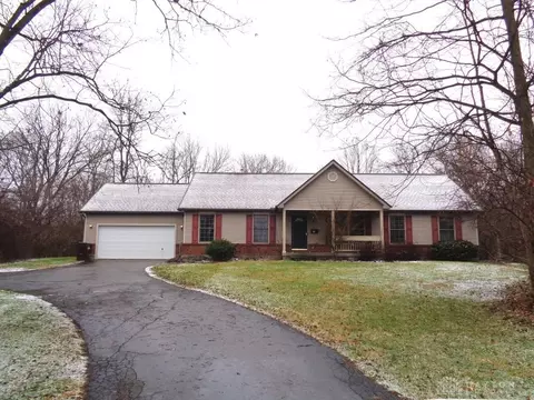 99 Mackinaw St, Farmersville, OH 45325
