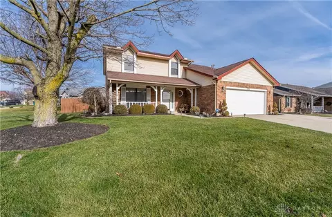 6980 Deer Bluff Dr, Dayton, OH 45424