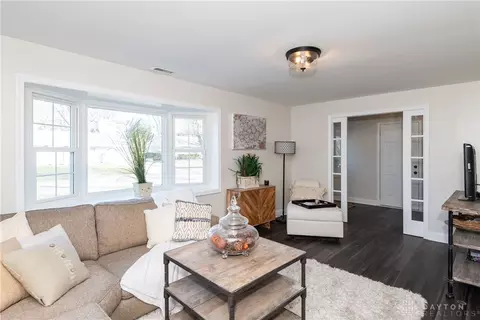 2813 Blackhawk Rd, Kettering, OH 45420 photo 5