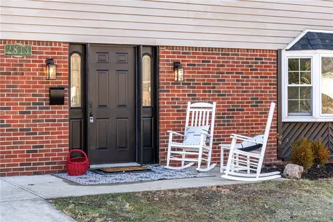 2813 Blackhawk Rd, Kettering, OH 45420 photo 2