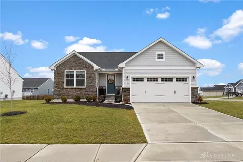 6624 Crystal Harbour Dr, Middletown, OH 45042