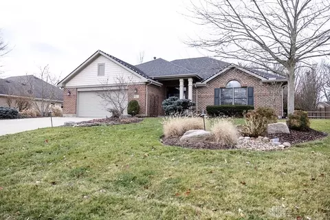 9887 Arn Dr, Dayton, OH 45458