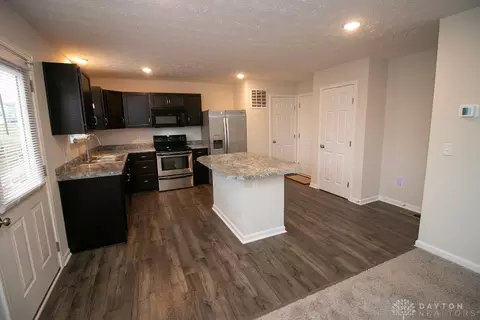 2844 Pine Leaf Ct, Hamilton, OH 45013 photo 3