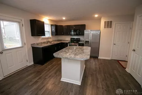 2844 Pine Leaf Ct, Hamilton, OH 45013 photo 5