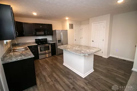 2844 Pine Leaf Ct, Hamilton, OH 45013 photo 4