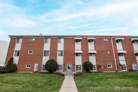 5700 Coach Dr #E, Dayton, OH 45440